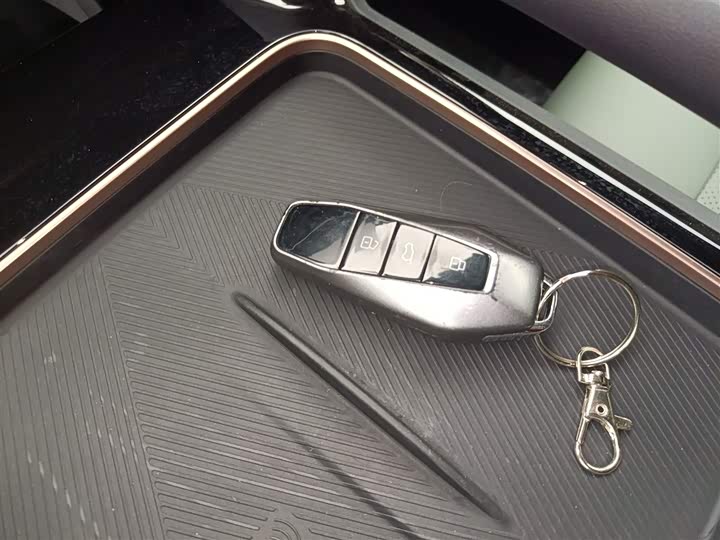 Фото 9 - Chery iCar 03