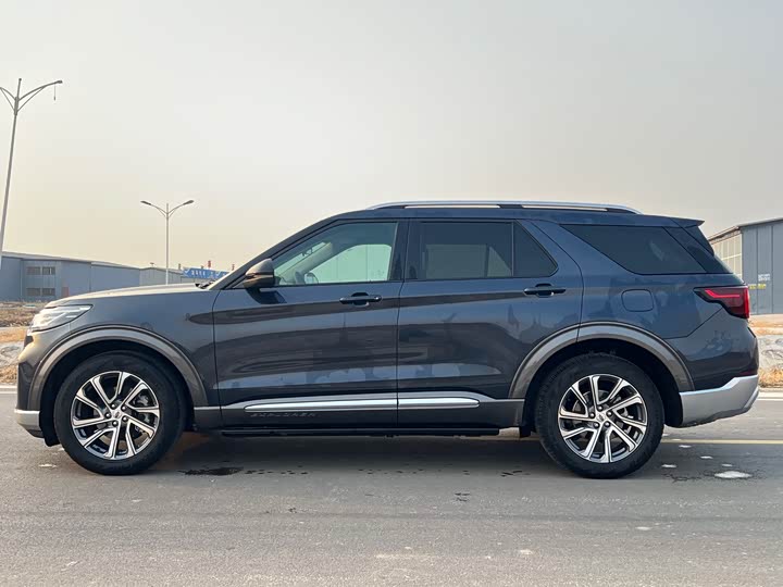 Фото 3 - Ford Explorer