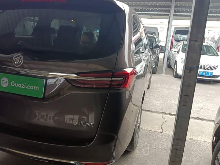 Фото 8 - Buick GL8 ES