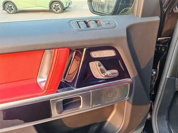 Фото 9 - Mercedes-Benz G-Class AMG