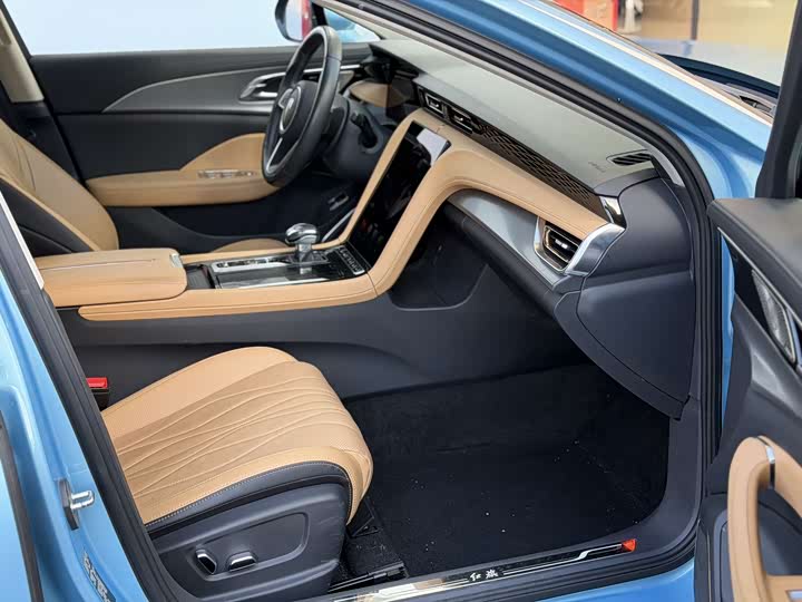 Фото 9 - Hongqi H5