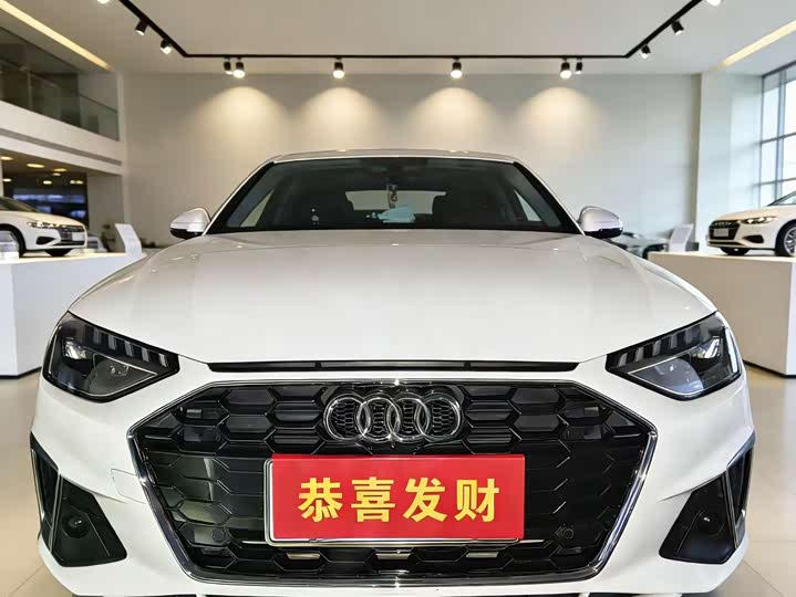 Фото 2 - Audi A4L