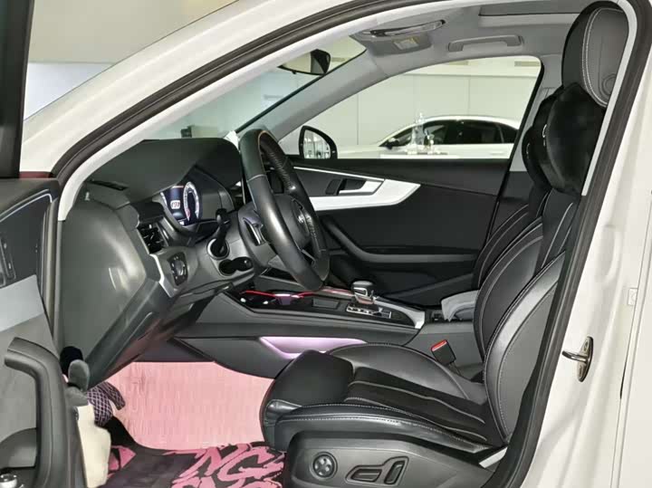 Фото 3 - Audi A4L