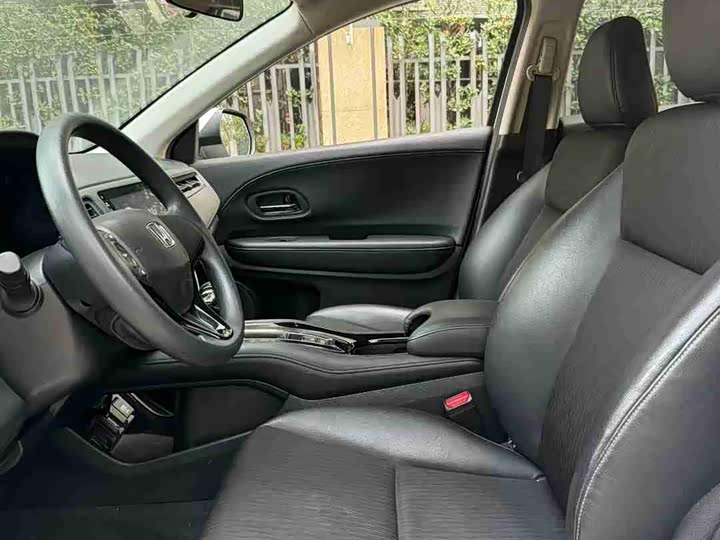 Фото 9 - Honda Vezel