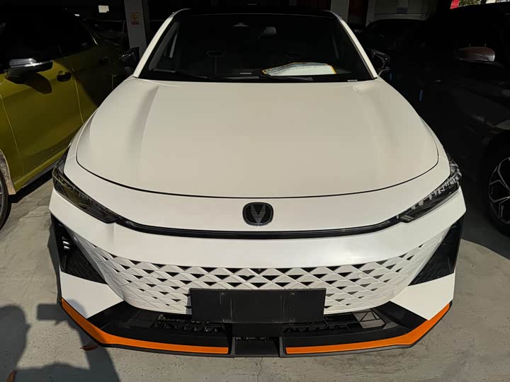 Фото 2 - Changan UNI-V