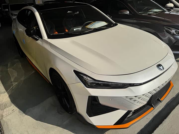 Фото 3 - Changan UNI-V