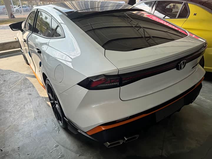 Фото 6 - Changan UNI-V