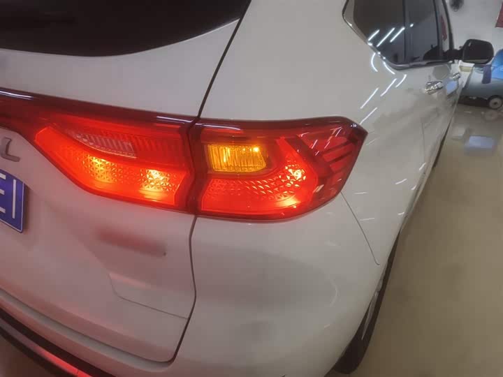 Фото 8 - Haval M6