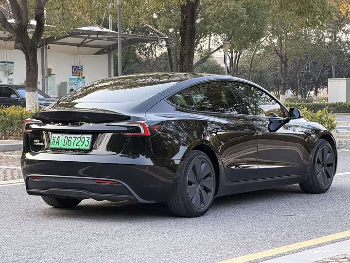 Фото 5 - Tesla Model 3