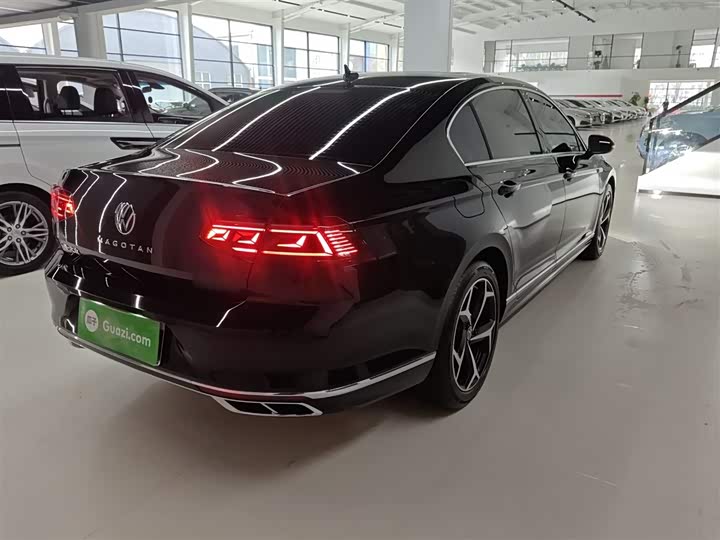 Фото 7 - Volkswagen Magotan