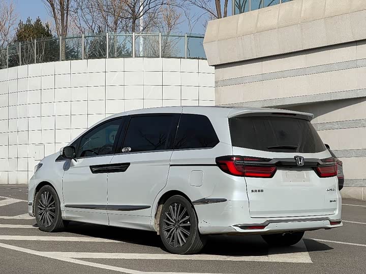 Фото 5 - Honda Elysion