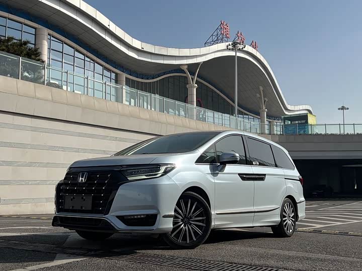 Фото 8 - Honda Elysion