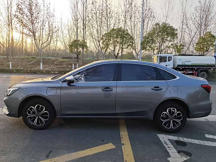 Фото 3 - Roewe i6 Max EV