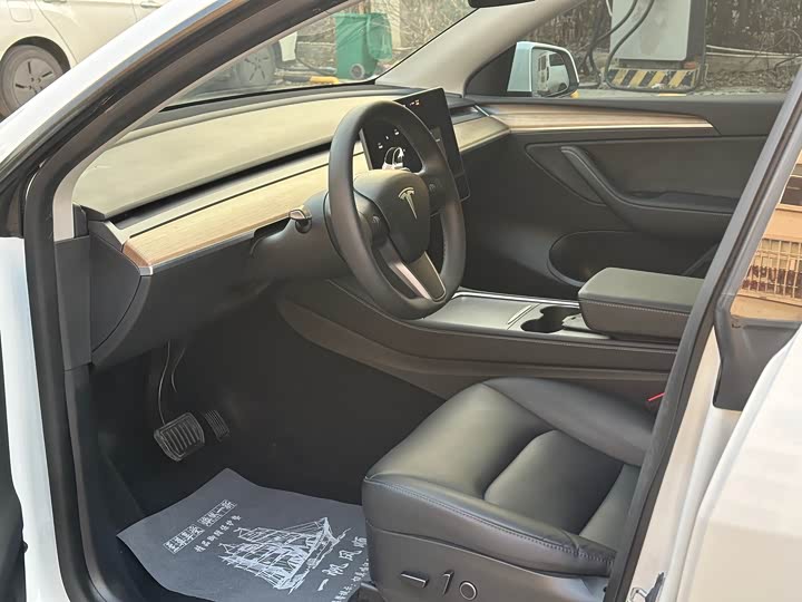 Фото 8 - Tesla Model Y