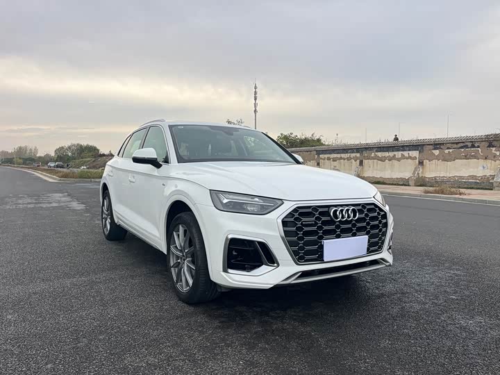 Фото 3 - Audi Q5L