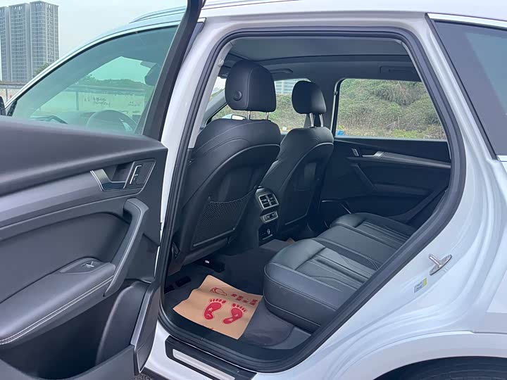 Фото 9 - Audi Q5L