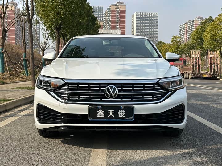 Фото 2 - Volkswagen Sagitar L