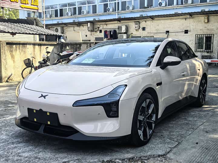 Фото 1 - XPeng Mona M03