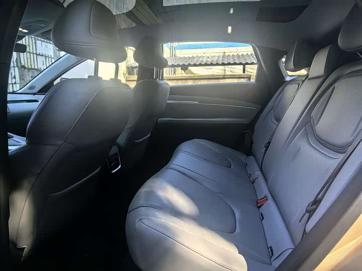 Фото 8 - XPeng Mona M03