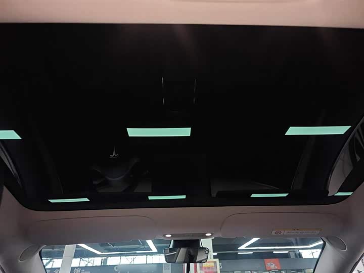 Фото 8 - Tesla Model 3