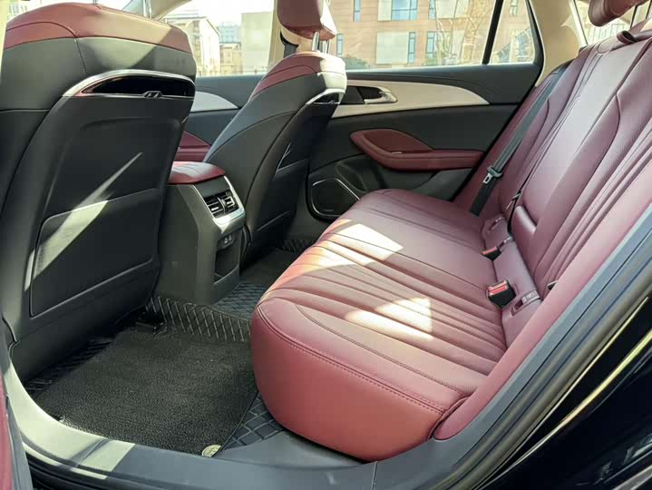 Фото 5 - Hongqi H5