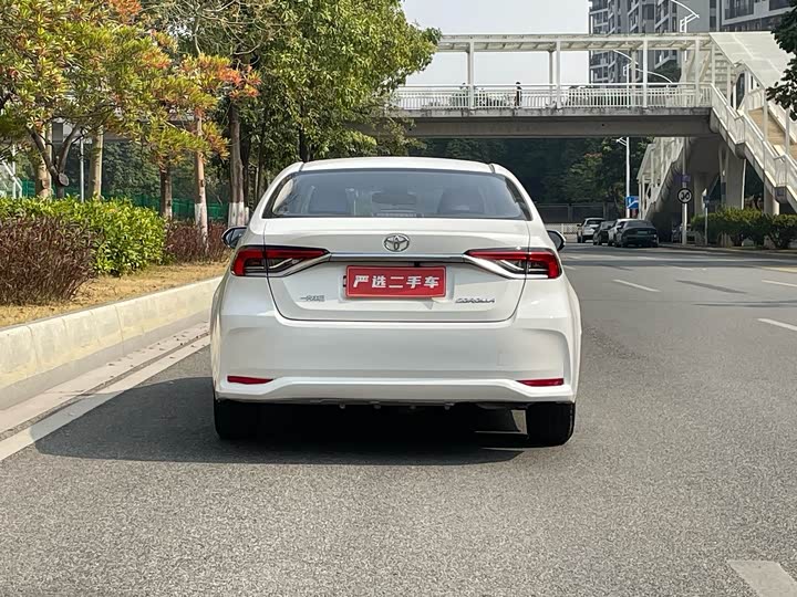 Фото 5 - Toyota Corolla