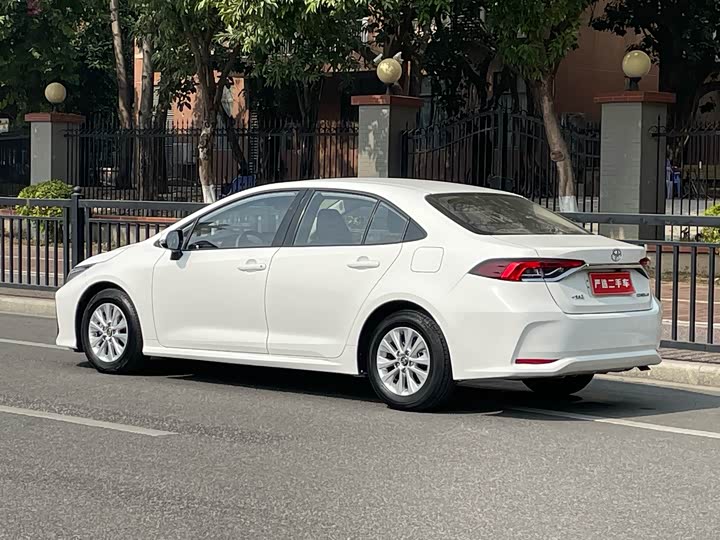 Фото 6 - Toyota Corolla