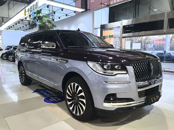 Фото 3 - Lincoln Navigator One