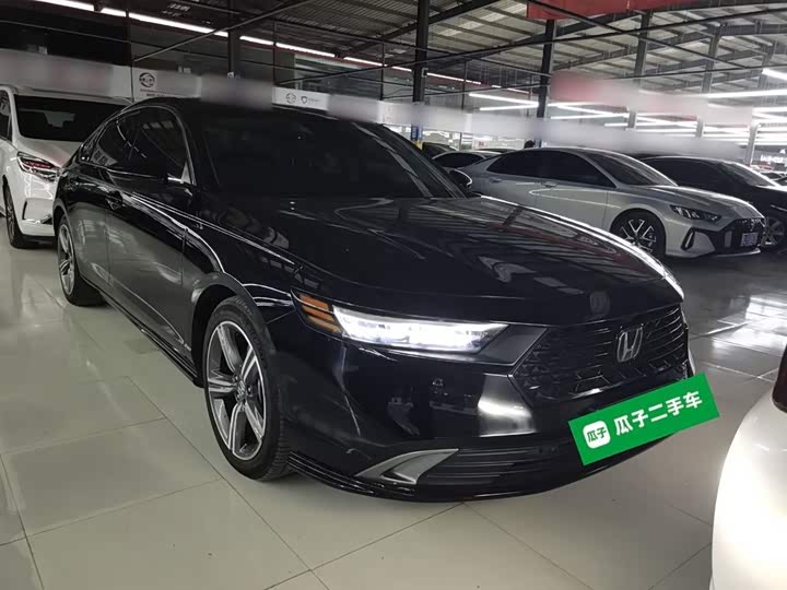 Фото 4 - Honda Accord