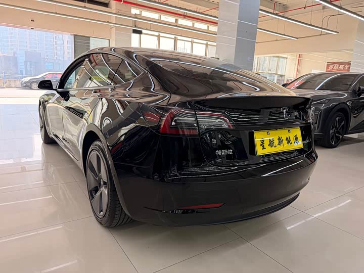 Фото 5 - Tesla Model 3