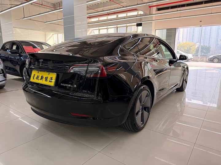 Фото 7 - Tesla Model 3