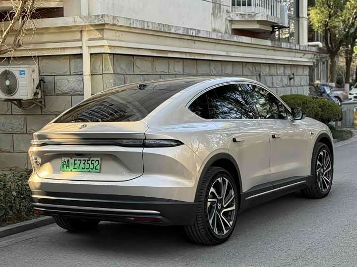 Фото 6 - Nio EC6