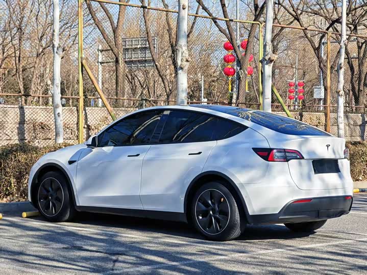 Фото 9 - Tesla Model Y