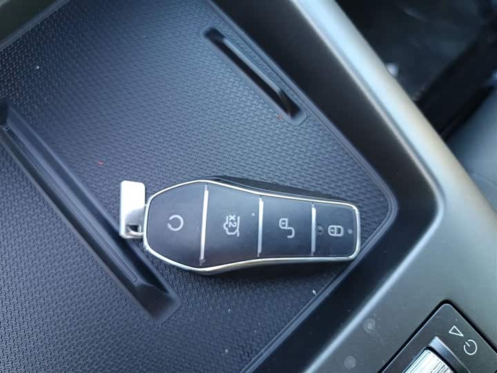 Фото 9 - BYD Qin Plus