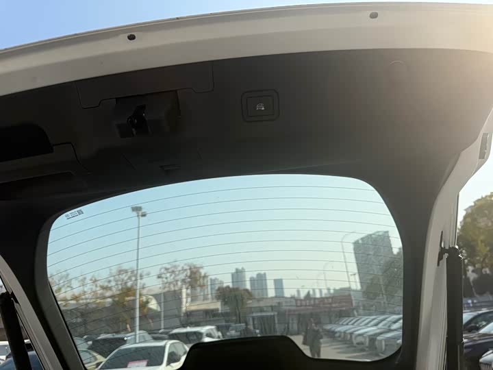 Фото 9 - Changan UNI-V