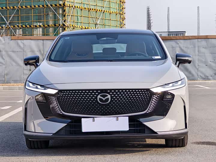 Фото 2 - Mazda EZ-6