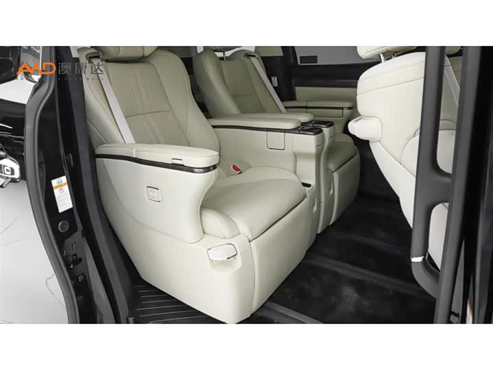 Фото 8 - Toyota Vellfire