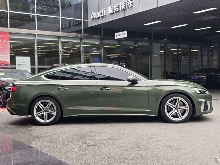 Фото 5 - Audi A5