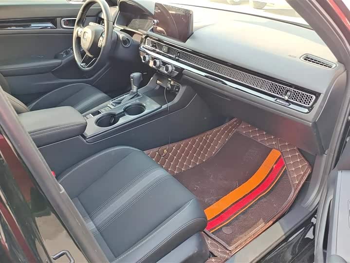 Фото 8 - Honda Civic