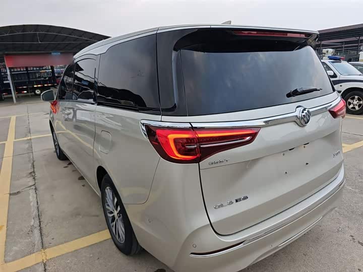 Фото 5 - Buick GL8 ES