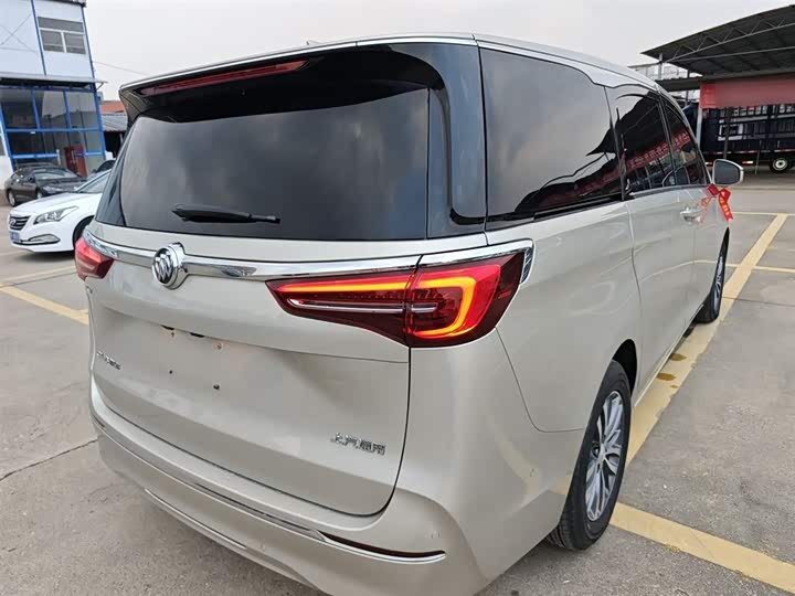 Фото 7 - Buick GL8 ES