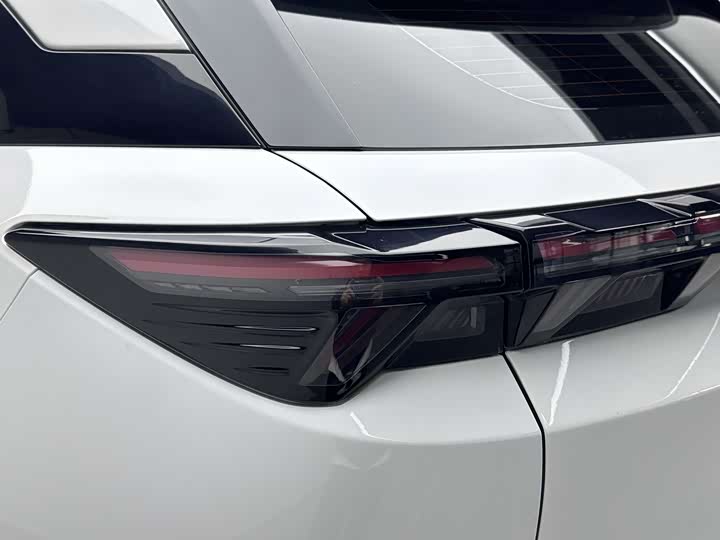 Фото 9 - BAIC Arcfox Alpha T5