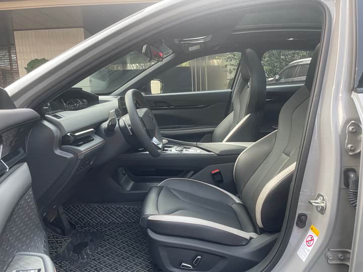 Фото 4 - Changan UNI-V