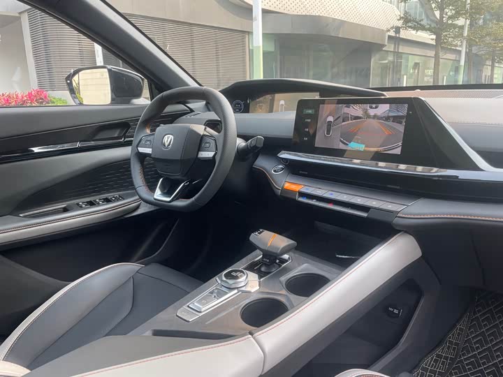 Фото 8 - Changan UNI-V