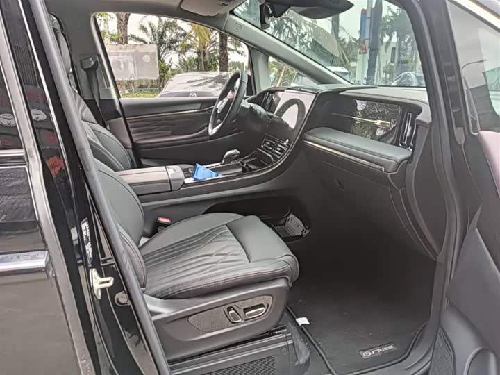 Фото 8 - GAC Trumpchi M8