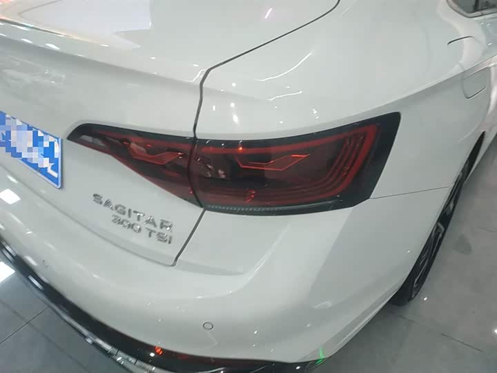 Фото 8 - Volkswagen Sagitar L