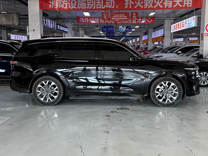 Фото 4 - Ford Edge