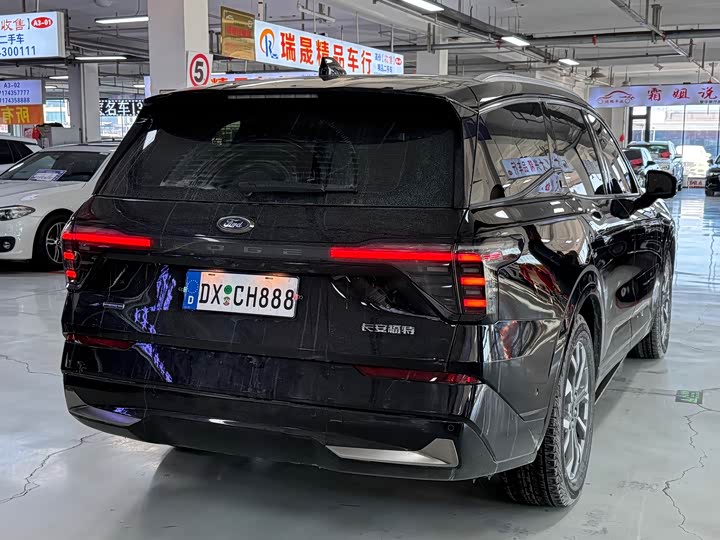 Фото 7 - Ford Edge