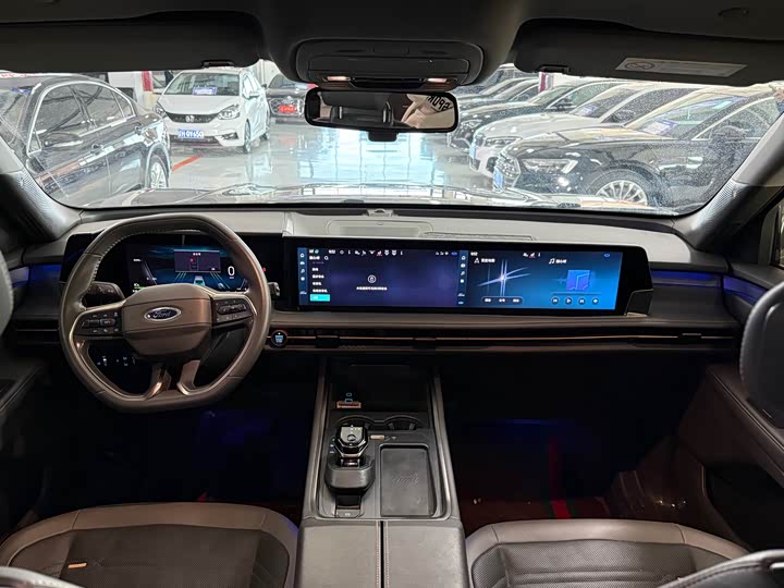 Фото 9 - Ford Edge