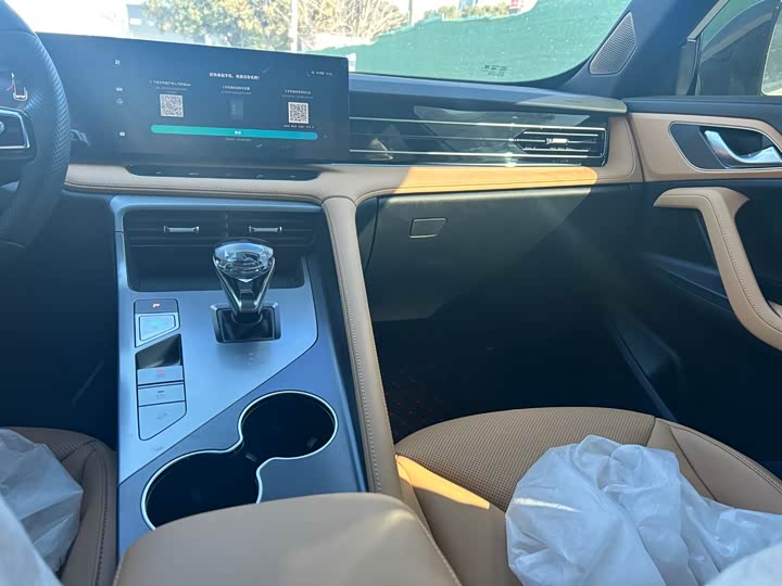 Фото 7 - Roewe RX5